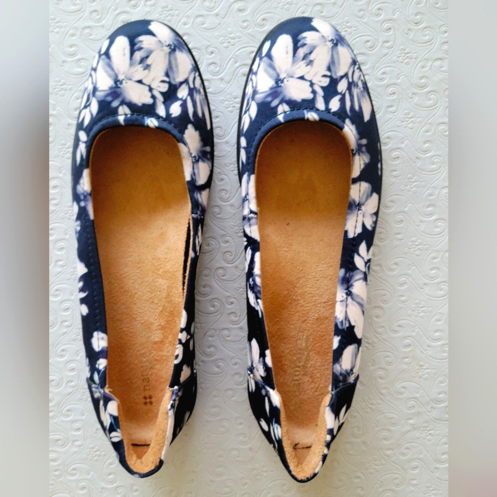 Naturalizer floral flat navy/white women's size 6.5 New